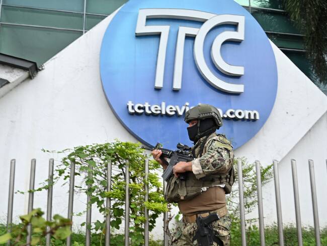 Asalto a canal de TV en Ecuador. Foto: Getty Images.