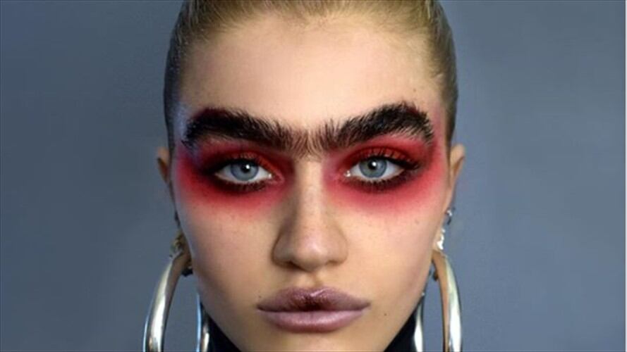 Sophia Hadjipanteli, la modelo uniceja que se revela contra estándares de belleza . Foto: Instagram / sophiahadjipanteli Verificado