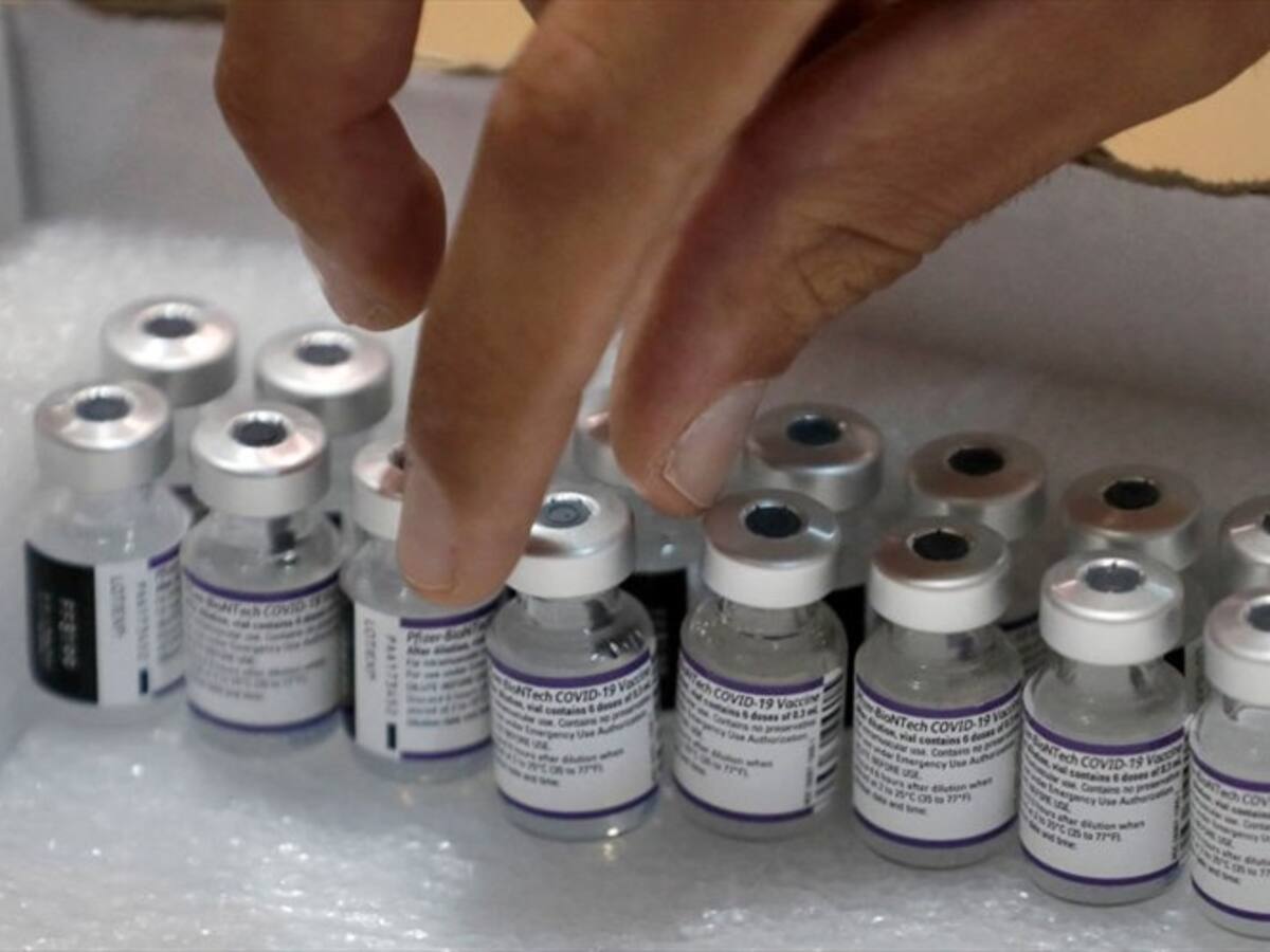Segunda dosis de Pfizer debe ser aplicada a los 21 días y no a los 3 meses: Invima