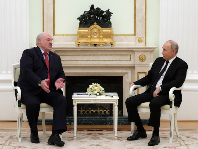 Reunión entre el presidente ruso Vladímir Putin y  el presidente bielorruso Alexander Lukashenko. Foto: EFE/EPA/GAVRIIL GRIGOROV/SPUTNIK/KREMLIN POOL MANDATORY CREDIT