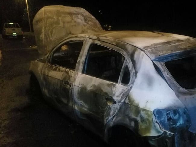 Carro incinerado. Foto: