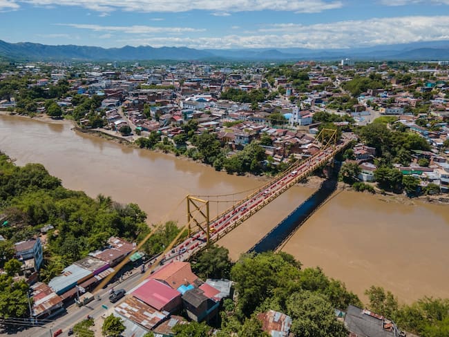 Puente Mariano Ospina Pérez, sobre el río Magdalena. Foto: Colprensa
