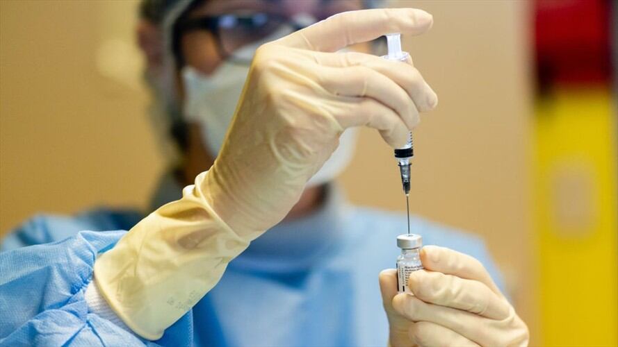 Uso de emergencia de la vacuna de Pfizer en Colombia. Foto: Getty Images