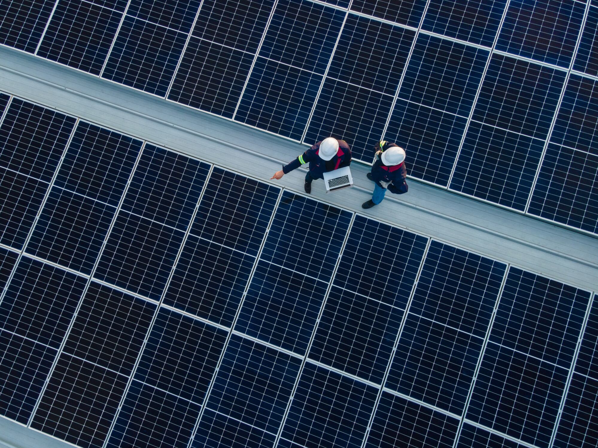 Imagen de referencia de paneles solares. Foto:  Getty Images.