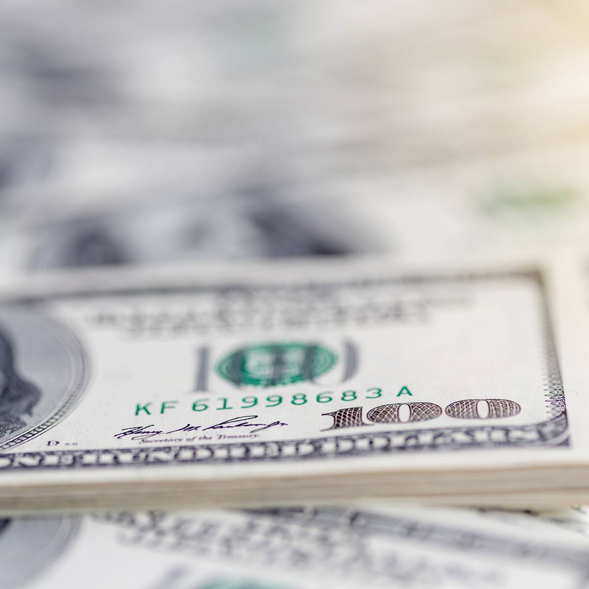 Dólar empieza este viernes marcando nuevo máximo histórico: $4.438