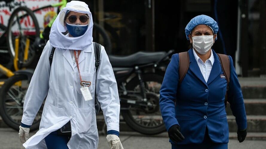 El caso de la mujer "secuestrada" en edificio estrato seis y las declaraciones de la vicepresidenta, Marta Lucía Ramírez han planteado el debate del clasismo en esta emergencia.. Foto: Getty Images
