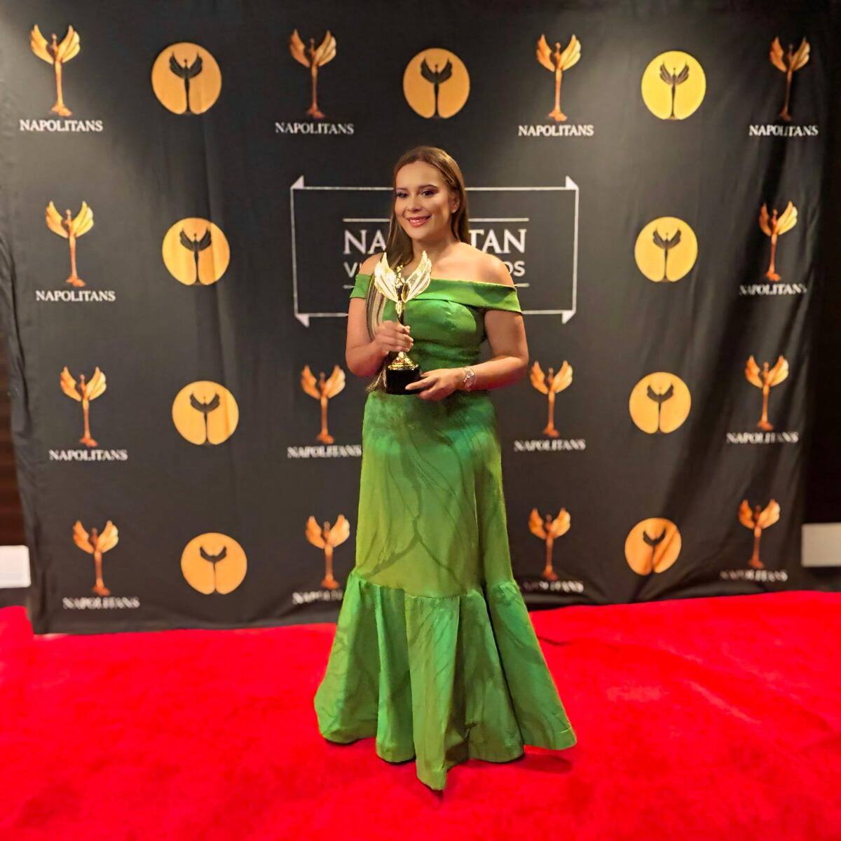 Andreina García Pinto recibe premio ‘Mujer Influyente del Año’ por su labor en La Guajira