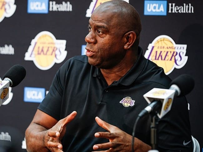Magic Johnson deja su puesto como presidente de los Lakers. Foto: Getty Images