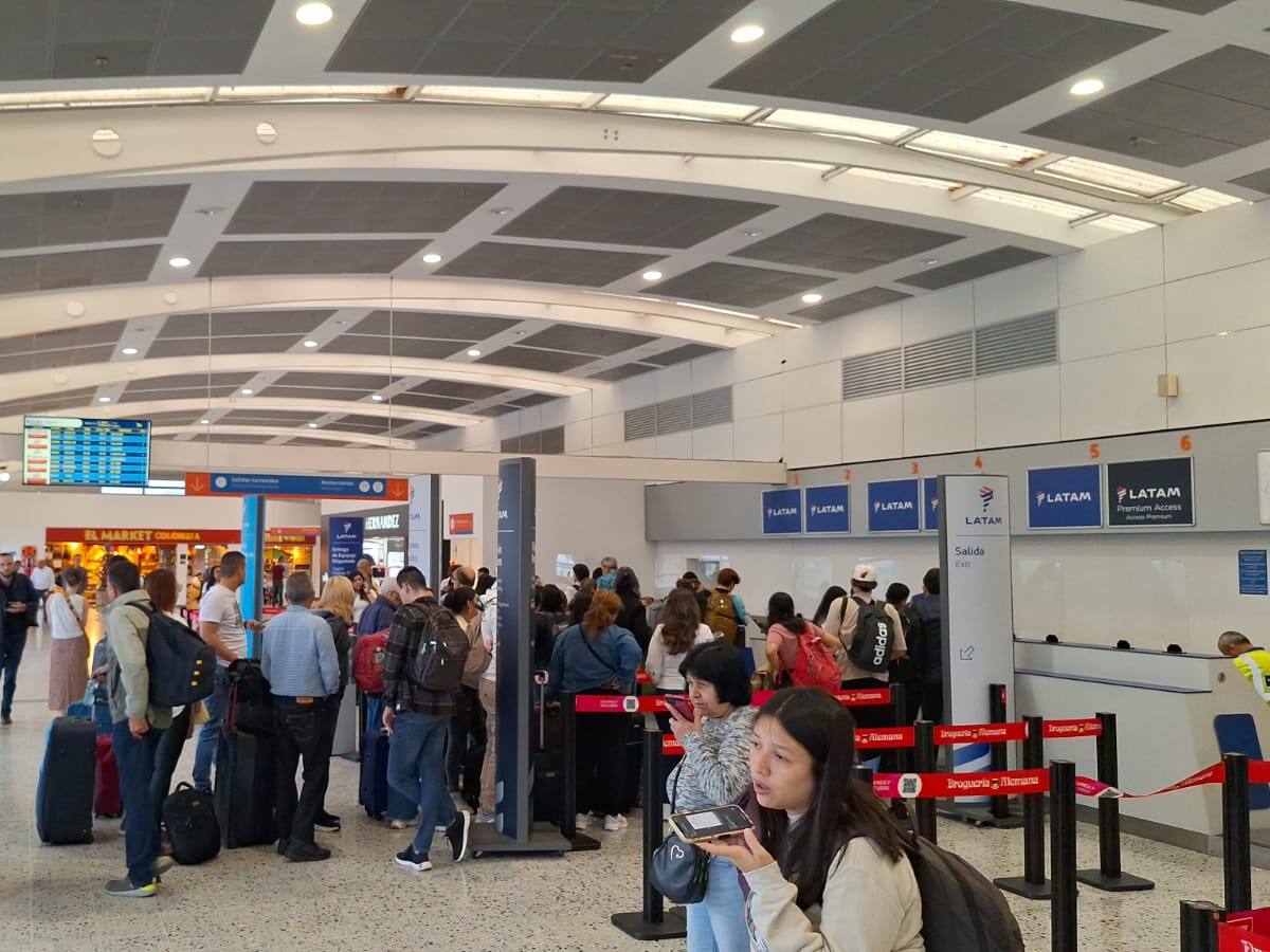 No hay operación en el Aeropuerto Palonegro por cuenta del paro camionero
