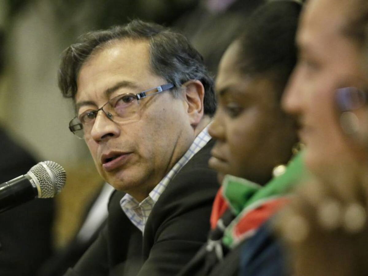 ¿Petro eliminará decreto que no lo deja estar en mismo lugar que la vicepresidenta?