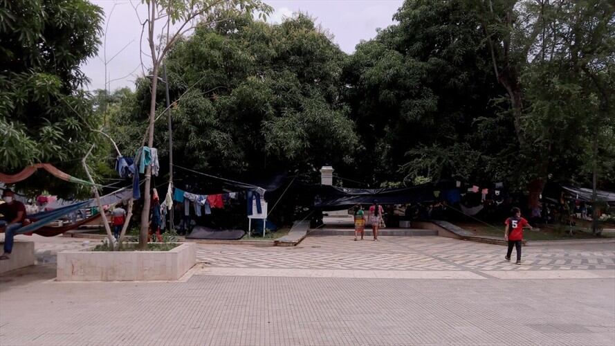 Más de mil personas siguen concentradas en el centro de Montería. Foto: Claudia Hernández/La W.