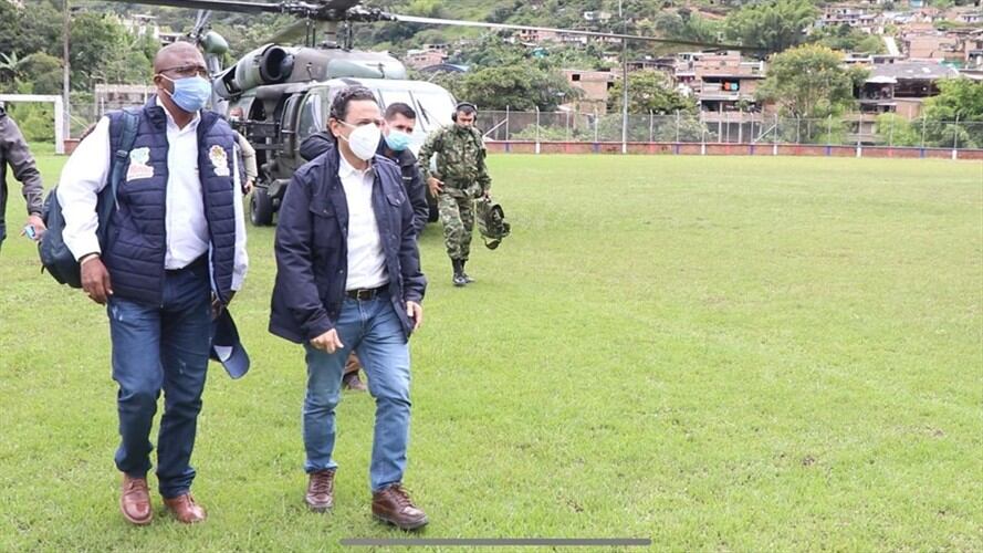 El alto Comisionado para la Paz, Miguel Ceballos, y el secretario de Gobierno del Cauca, Luis Angulo, visitaron el municipio de Argelia . Foto: Gobernación del Cauca