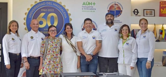 La agenda inició con una reunión, presidida por el Rector Pablo Vera Salazar/ UNIMAG