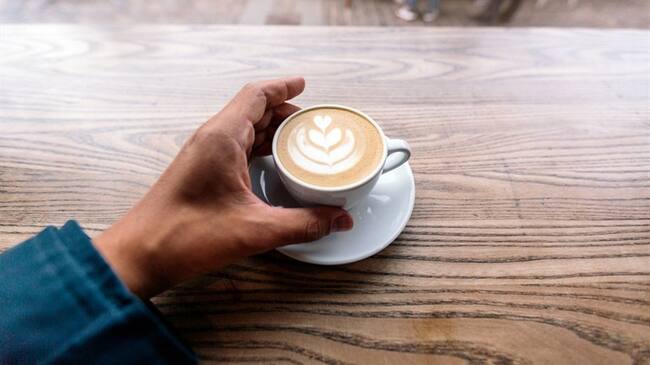 Este 1 de octubre se celebra el Día Mundial del Café. Foto: Getty Images / Alexander Spatari