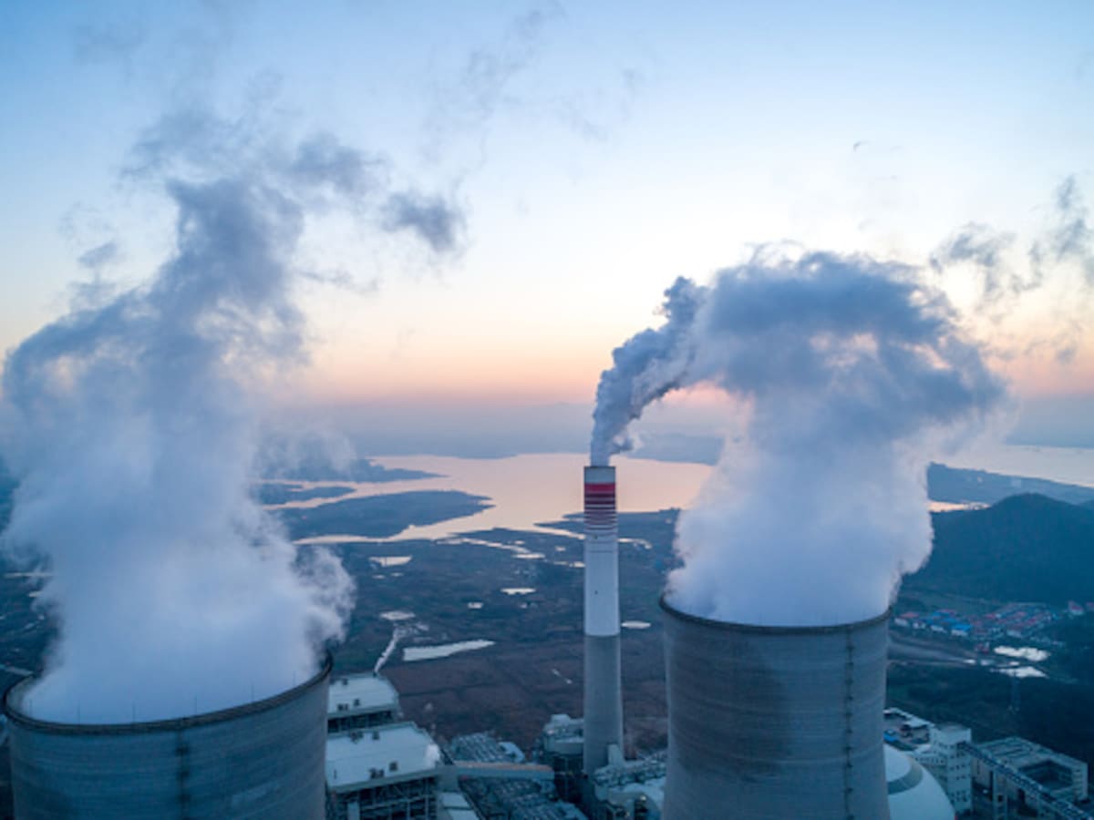 OIEA alertó sobre el peligro de golpear reactores de la central nuclear ucraniana tras incendio