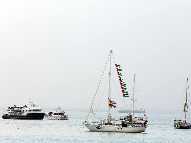 Sidi Bou Said (Tunisia), 08/09/2025.- Vessels, part of the Global Sumud Flotilla, off the coast of Sidi Bou Said, Tunisia, 08 September 2025. The flotilla, an international maritime initiative, is expected to depart from Tunis on 10 September, as part of a multi-country humanitarian effort to reach the shores of Gaza and deliver humanitarian aid. (Túnez, Túnez) EFE/EPA/MOHAMED MESSARA