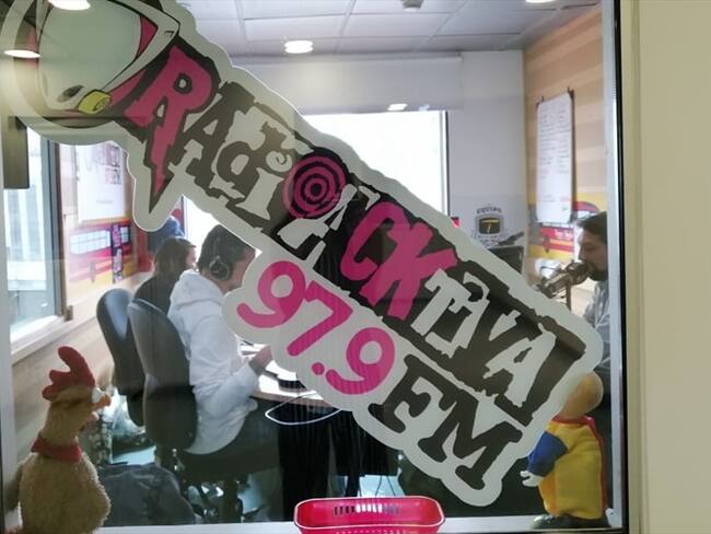 ¿Cambio de roles? Así celebró La W el cumpleaños de Radioactiva