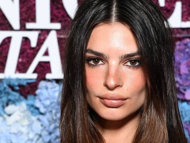 Emily Ratajkowski lució su figura en traje de baño . Foto: Getty Images/Daniele Venturelli