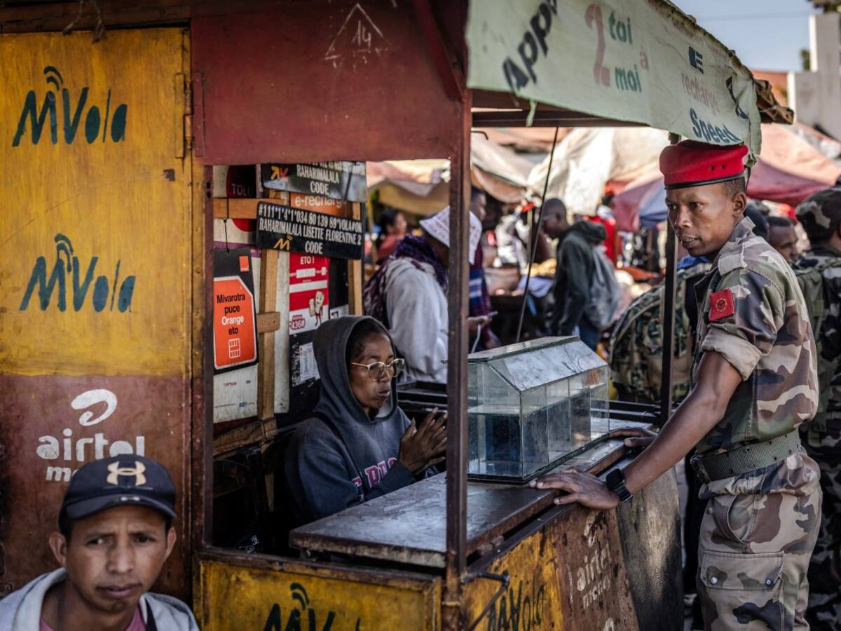 Madagascar entra en un régimen militar tras golpe de Estado