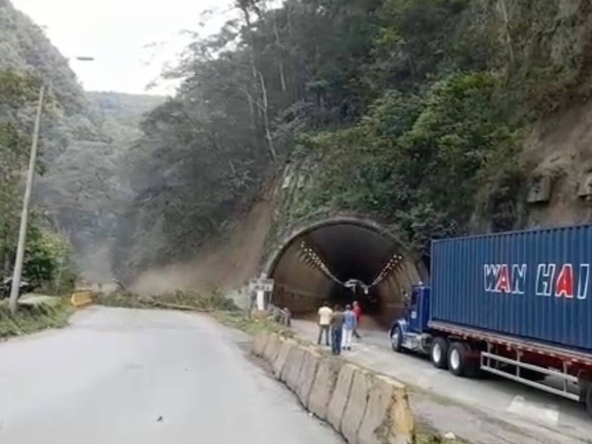 Por ausencia de delegados del Gobierno, indígenas vuelven a bloquear la vía al mar