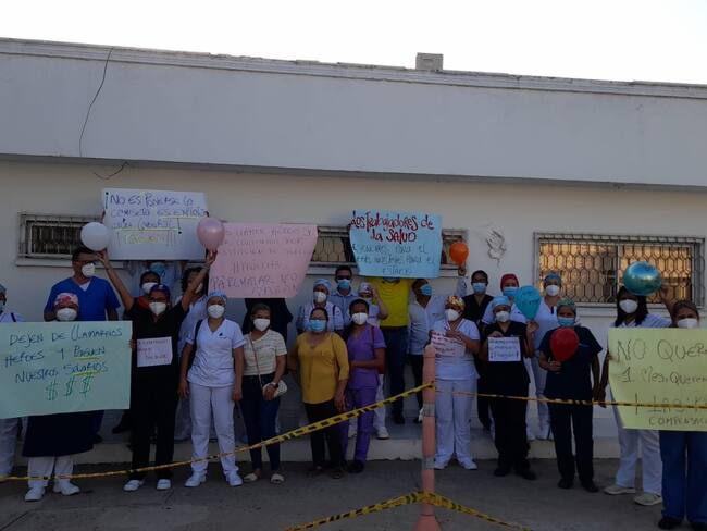 Empleados del hospital de Sahagún protestan por demoras en pagos. Foto: cortesía.