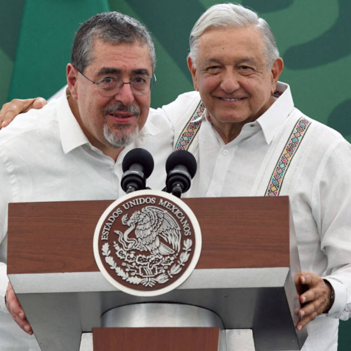 Presidentes de Guatemala y México hablaron sobre problemática migratoria