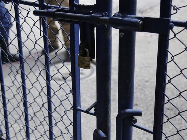 Hombres armados ayudaron a escapar a 12 jóvenes de centro de atención especializada en Chocó. Foto: Getty Images