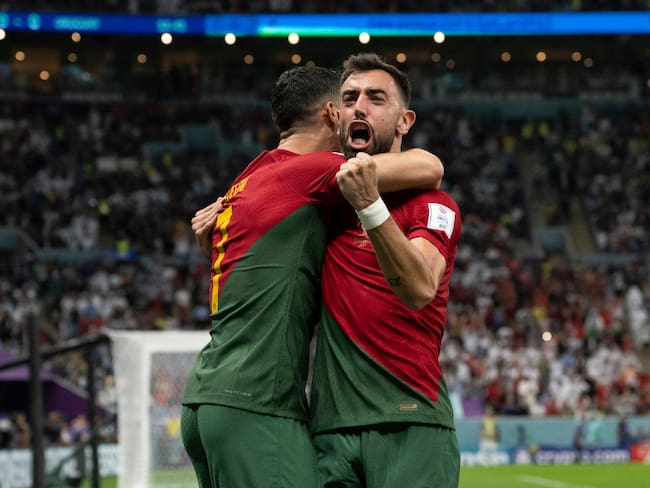 Cristiano Ronaldo y Bruno Fernandes. Portugal vs Uruguay. Mundial de Qatar 2022. Foto: Sebastian Frej/MB Media/Getty Images