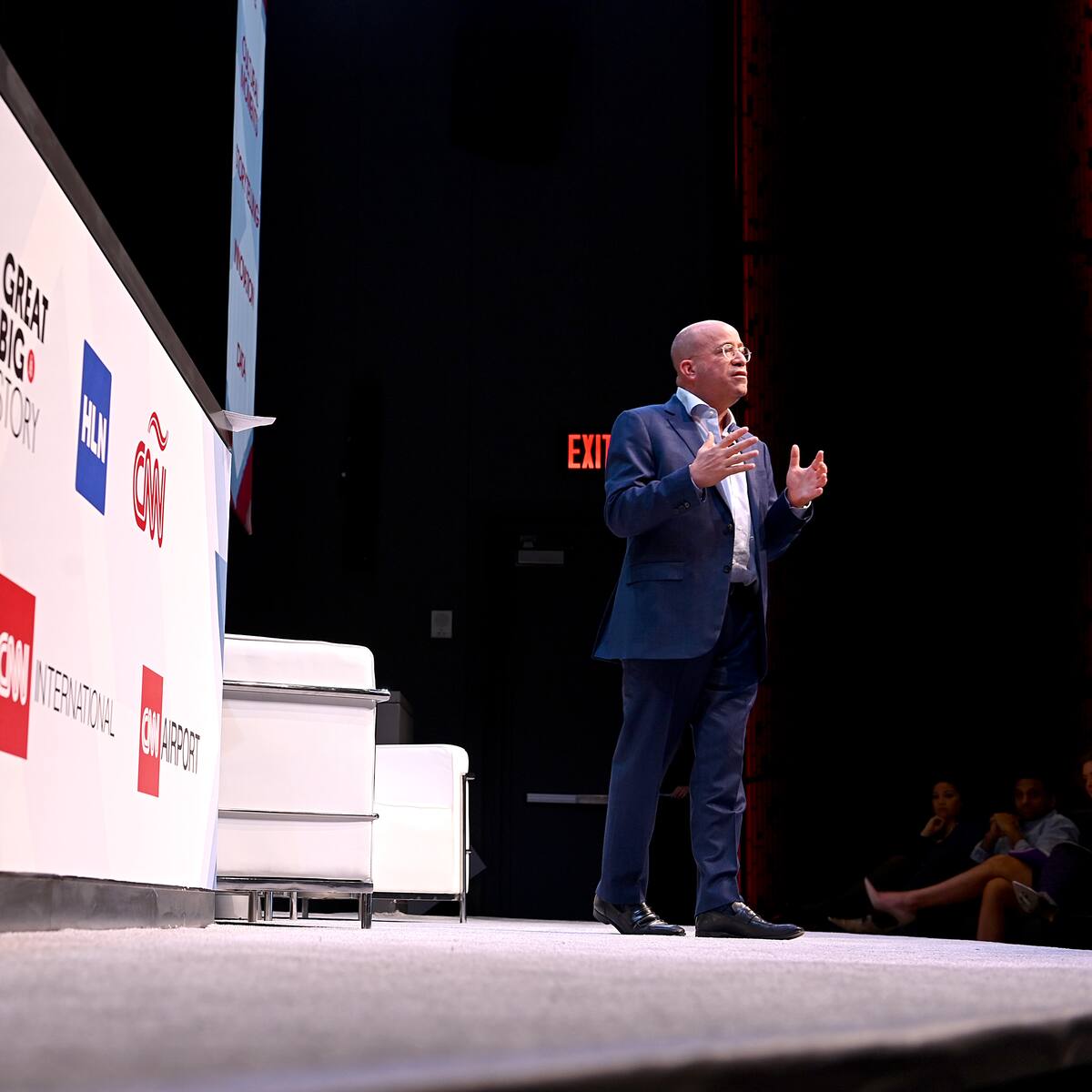 Jeff Zucker, presidente de CNN, renunció tras no revelar la relación con un colega