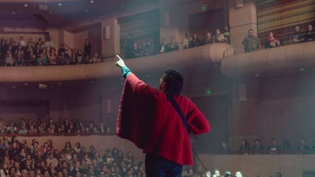 En la presentación de su primer álbum los Rolling Ruanas llenaron uno de los más importantes escenarios de Bogotá, el teatro Julio Mario Santo Domingo. Foto: Imagen tomada de BBC Mundo.