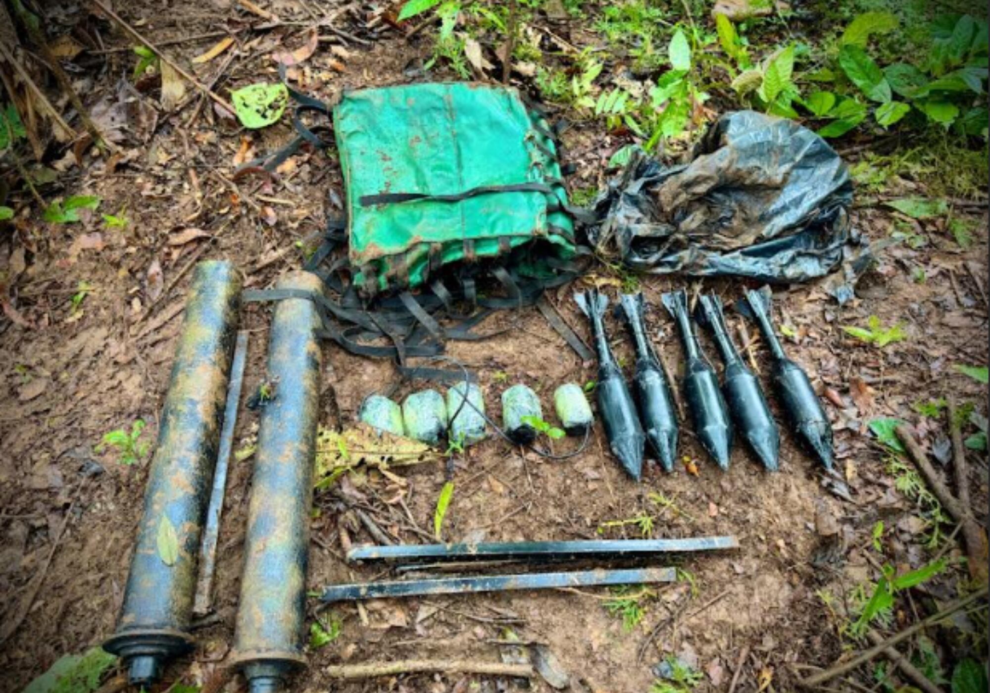 Destruyen más de una tonelada de explosivos