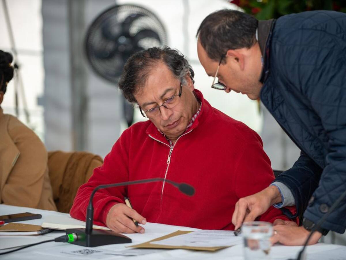 Prefiero que me critiquen por el cambio que por no hacerlo: Petro