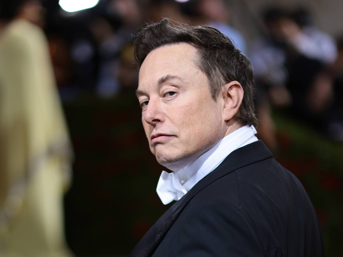 Elon Musk amenaza con cancelar la compra de Twitter por cuentas falsas y spam