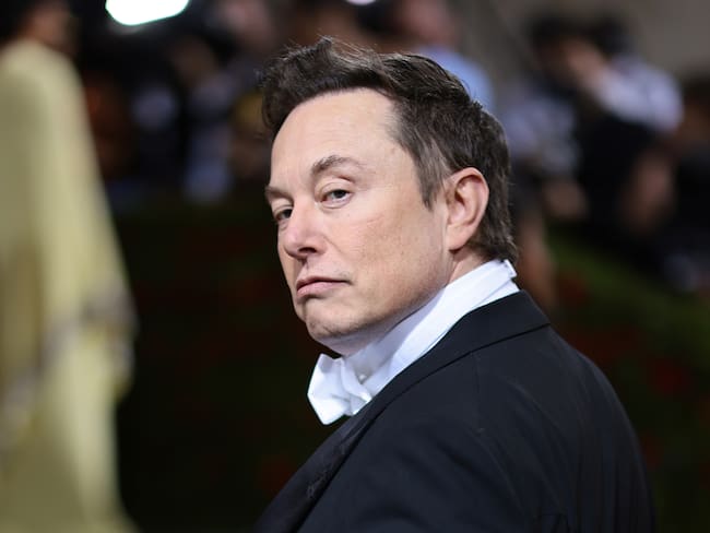 Elon Musk amenaza con cancelar la compra de Twitter por cuentas falsas y spam