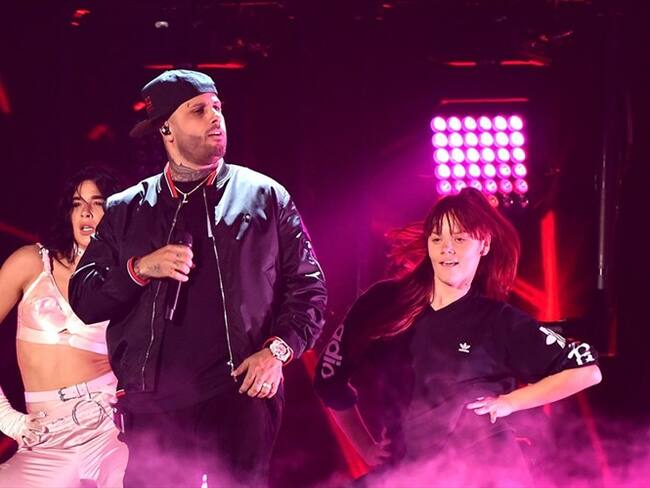 El cantante de reggaeton escuchó varios sonidos que parecían disparos e intentó esconderse.. Foto: Getty Images