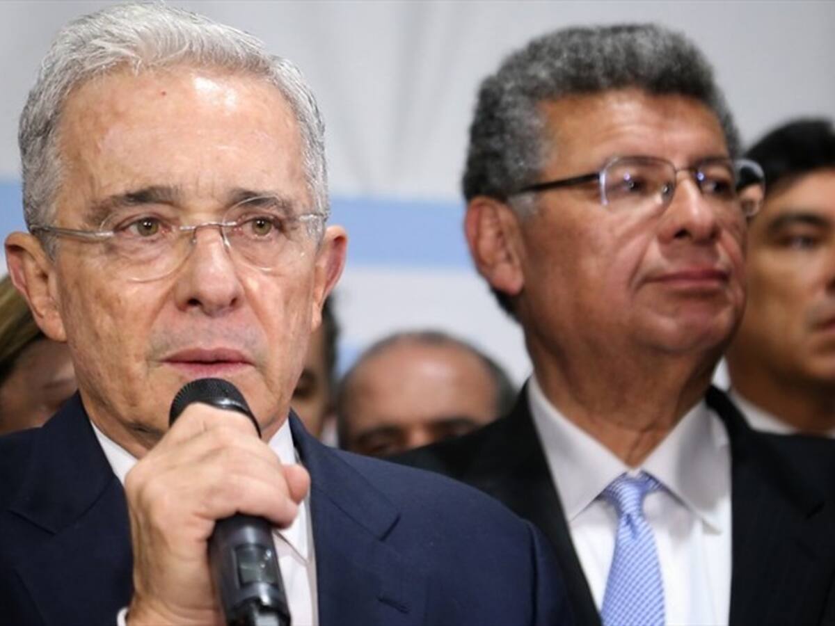 Expresidente Uribe afirma que congresistas del CD no recibirán el aumento salarial