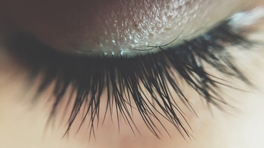 Las lluvias, los vientos o el tiempo seco y en los que pueden aparecer alergias y molestias propias de la presencia del polen.. Foto: Getty Images