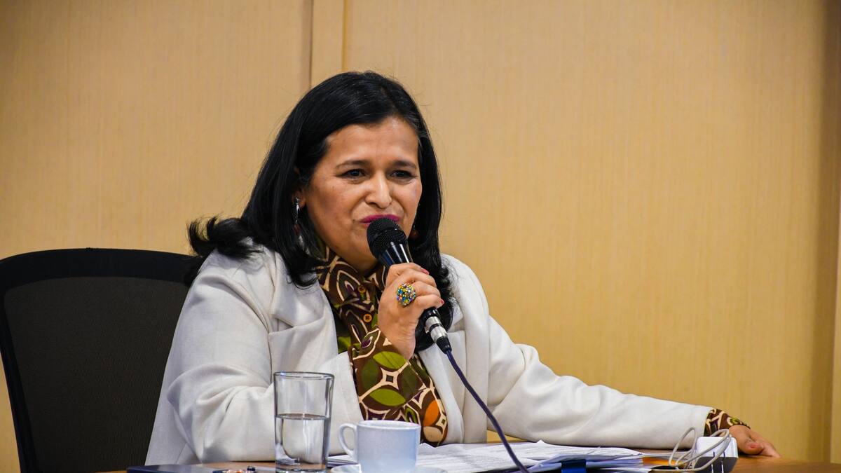 Secretaria general de la Unidad de Restitución de Tierras fue amenazada de muerte por las AGC