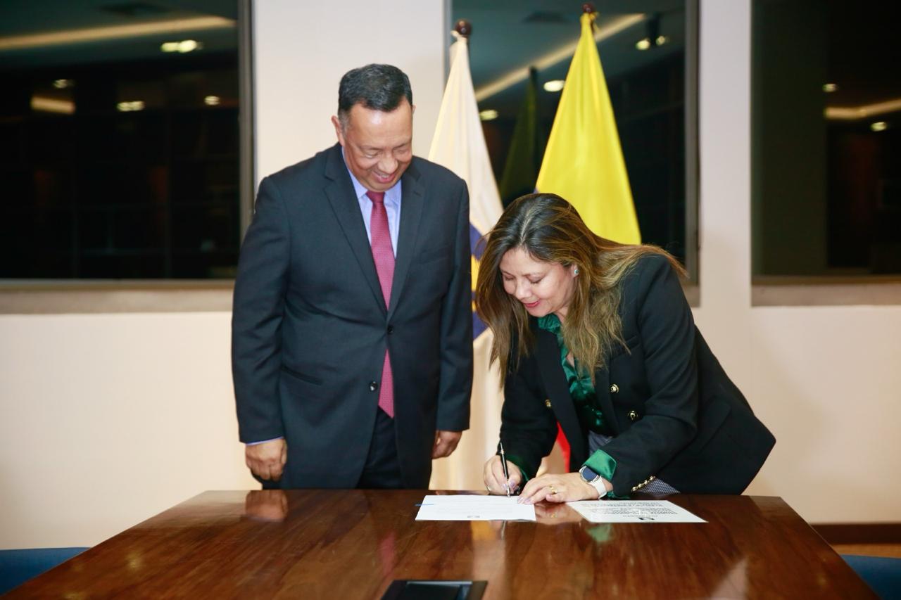 Estos son los nuevos directivos que acompañarán a la fiscal Luz Adriana Camargo. Foto: Fiscalía