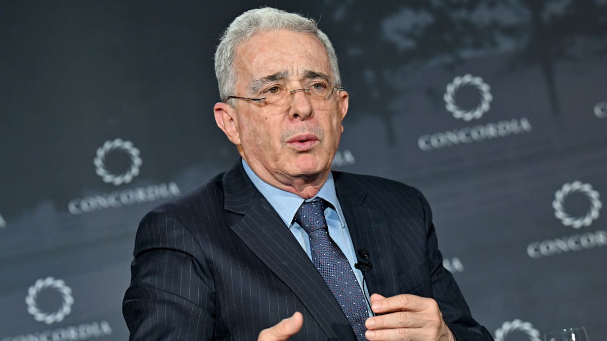 “Si digo quién es el tigre, no le hacen la raya”: Uribe sobre presidenciales del 2026