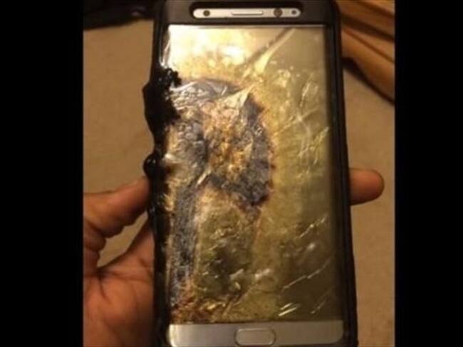 Un Galaxy Note 7 que se prendió en fuego después de haber sido cargado. Foto: Ariel González