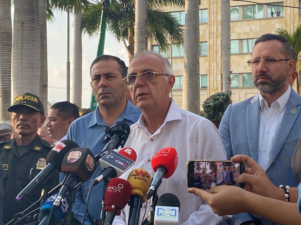 El ministro de Defensa anunció la llegada de más pie de fuerza a Santander
