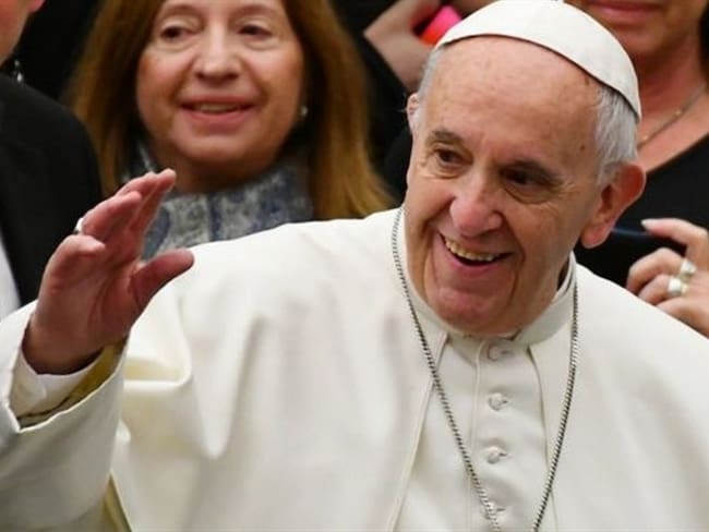 El papa Francisco, el primer pontífice latinoamericano, cumple 80 años este domingo. Es la edad en la que los cardenales que seleccionarán a su sucesor dejan de tener derecho a votar.. Foto: BBC Mundo
