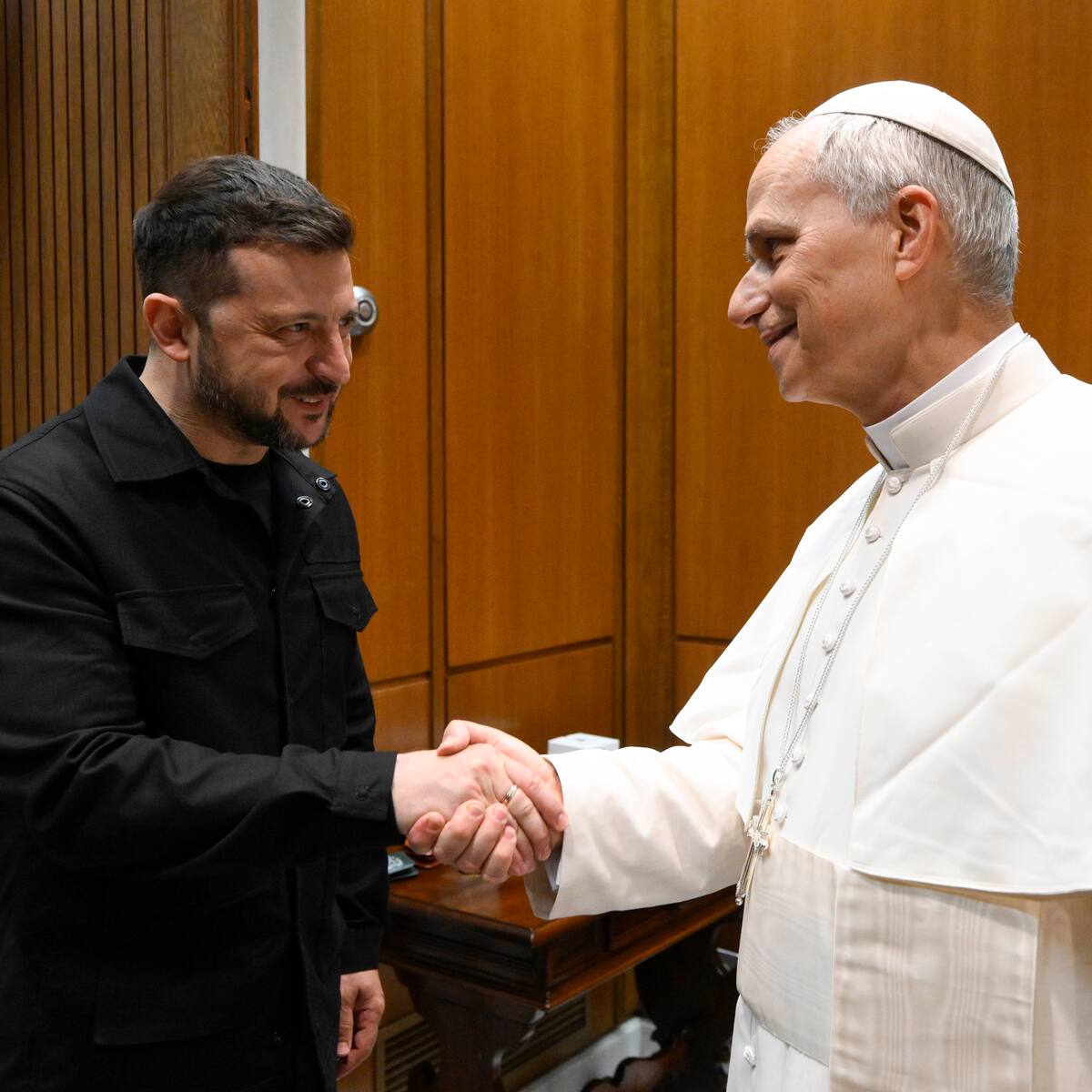 El papa León XIV recibió a Zelenski, presidente de “la Ucrania martirizada”