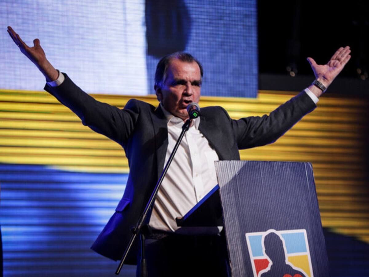 Centro Democrático: adhesión de Óscar Iván Zuluaga a Federico Gutiérrez es a título personal