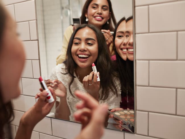 Los cinco consejos de belleza para no olvidar antes de salir de casa, según experto en estilo