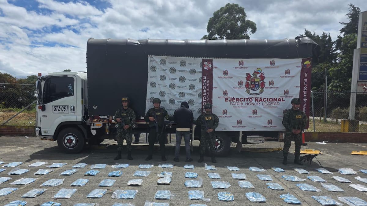 Incautan más de una tonelada de marihuana camuflada en tubos metálicos en el Cauca