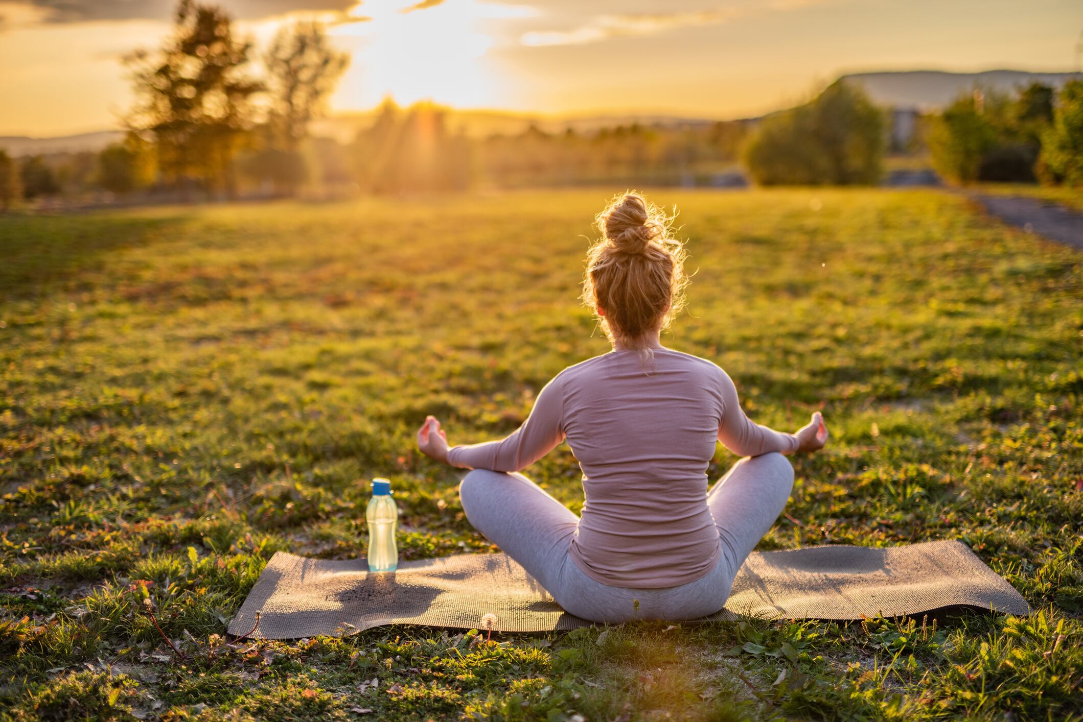 Practica de yoga (Foto: Getty imágenes)