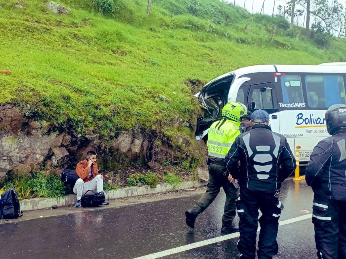 Accidente en la vía Bogotá- Girardot deja una persona muerta y 10 más heridas