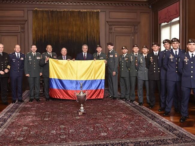 Duque celebró ascenso de Nicacio Martínez y de otros miembros de la fuerza pública . Foto: Presidencia